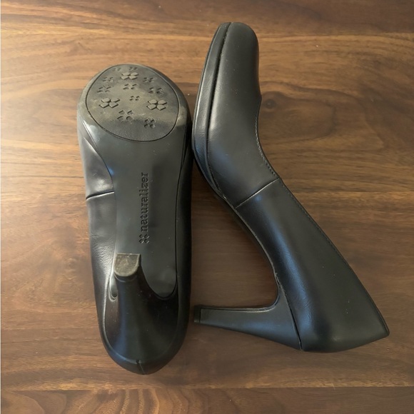 Naturalizer Michelle Leather Pumps - Black - Picture 2 of 6